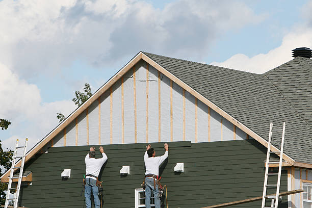 Professional Siding technician working in Haddonfield, NJ